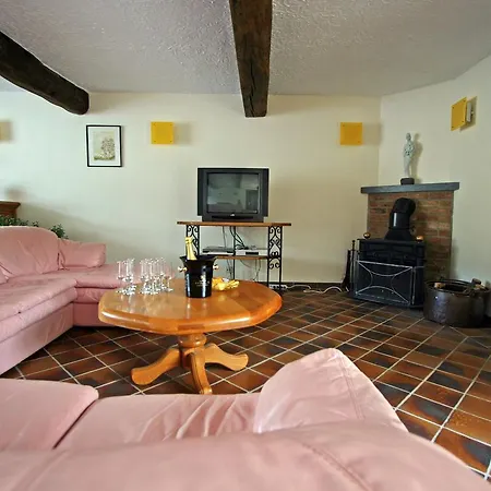 Holiday home Charming Country Cottage In Winenne With Garden Beauraing