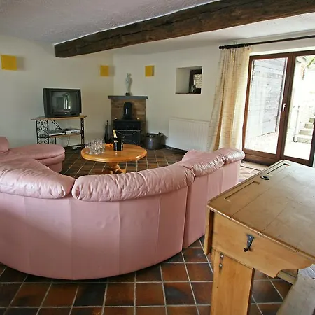 Holiday home Charming Country Cottage In Winenne With Garden