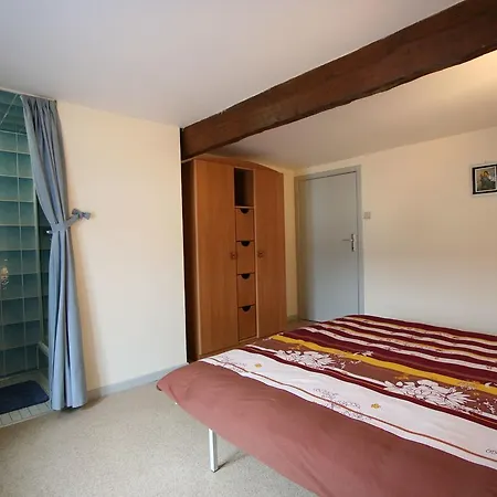 Holiday home Charming Country Cottage In Winenne With Garden
