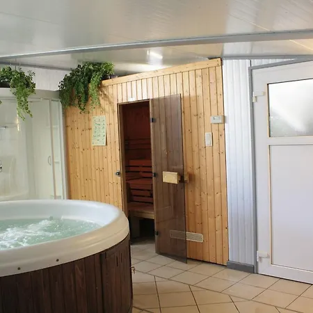 Holiday home Charming Country Cottage In Winenne With Garden *