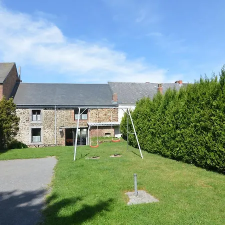 Holiday home Charming Country Cottage In Winenne With Garden Beauraing