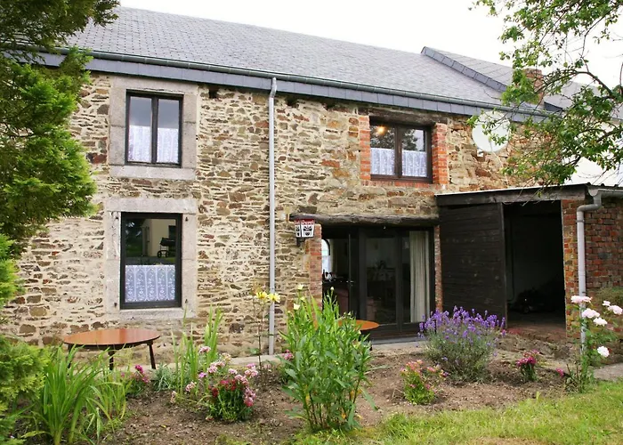 Сasa de vacaciones In Winenne With Garden Beauraing