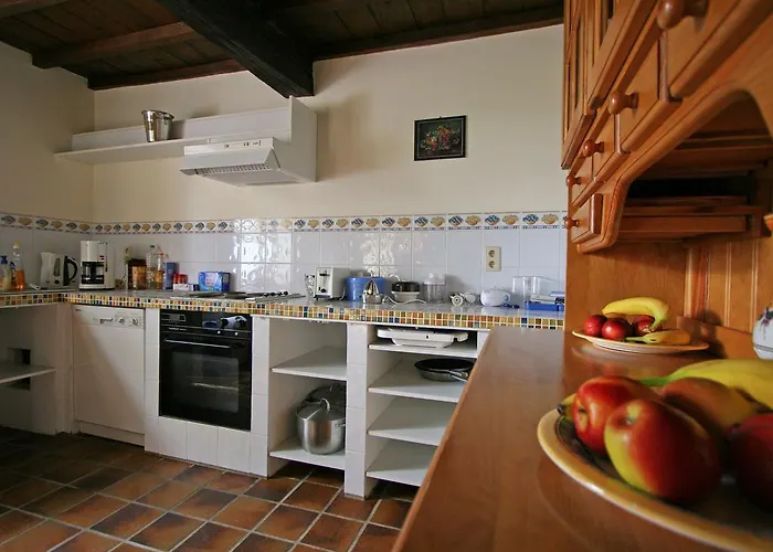 Сasa de vacaciones In Winenne With Garden Beauraing